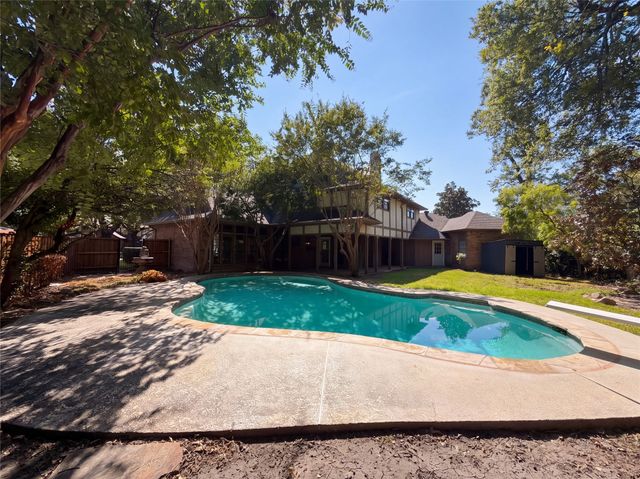 2913 Bedfordshire Lane, Plano, TX 75075