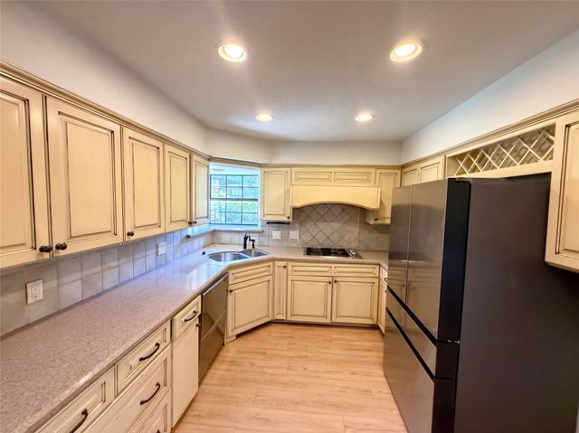 2913 Bedfordshire Lane, Plano, TX 75075