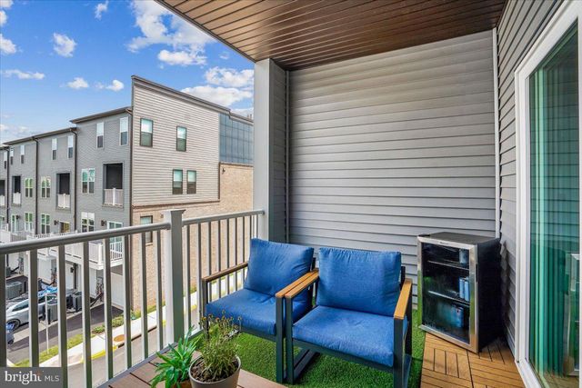 14244 NEWBROOK DR, Chantilly, VA 20151