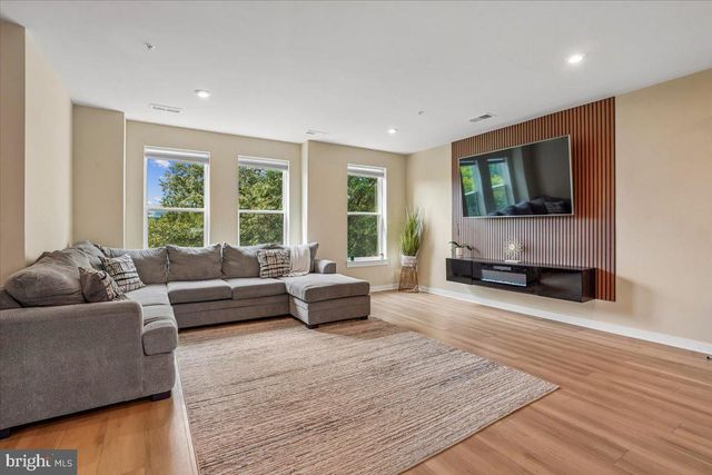 14244 NEWBROOK DR, Chantilly, VA 20151