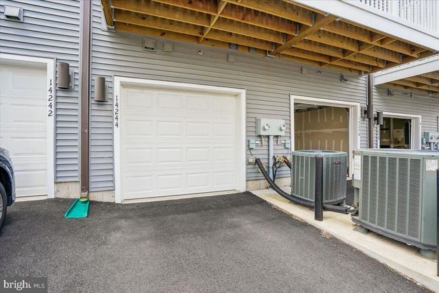 14244 NEWBROOK DR, Chantilly, VA 20151