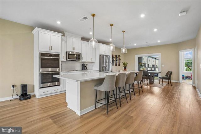 14244 NEWBROOK DR, Chantilly, VA 20151