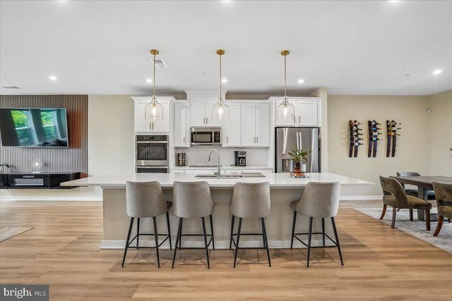 14244 NEWBROOK DR, Chantilly, VA 20151
