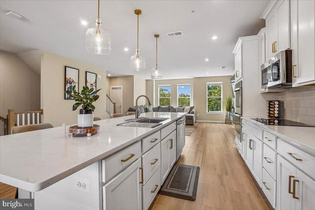 14244 NEWBROOK DR, Chantilly, VA 20151