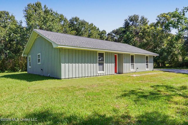215 Old Spanish Trail, Waveland, MS 39576