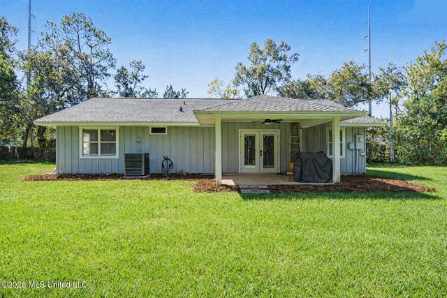 215 Old Spanish Trail, Waveland, MS 39576