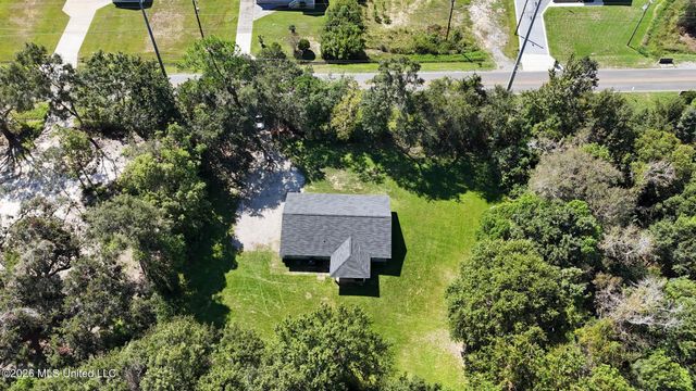 215 Old Spanish Trail, Waveland, MS 39576