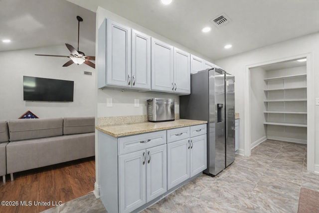 215 Old Spanish Trail, Waveland, MS 39576
