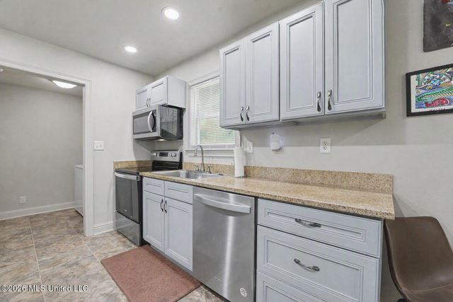 215 Old Spanish Trail, Waveland, MS 39576