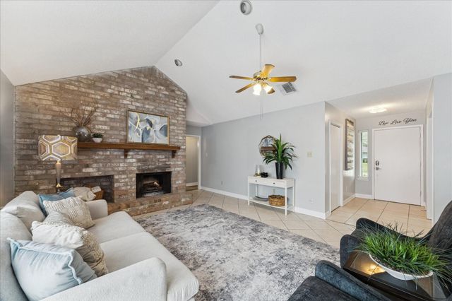 403 Colonial Drive, Friendswood, TX 77546