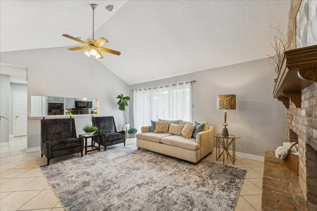 403 Colonial Drive, Friendswood, TX 77546