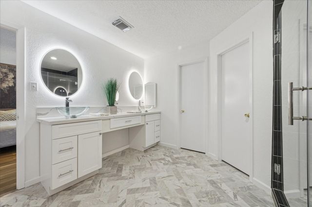 403 Colonial Drive, Friendswood, TX 77546