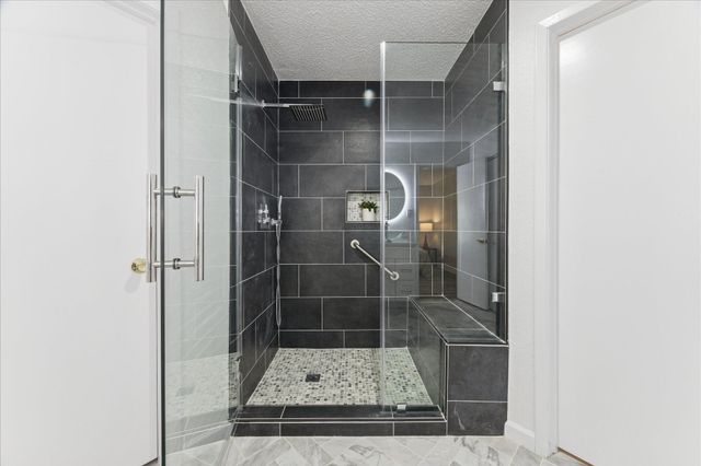 403 Colonial Drive, Friendswood, TX 77546