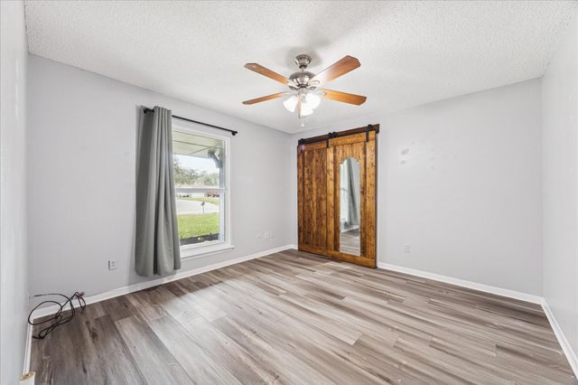 403 Colonial Drive, Friendswood, TX 77546