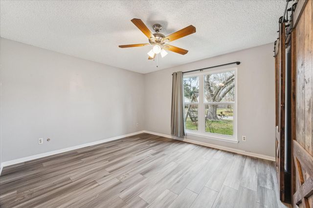 403 Colonial Drive, Friendswood, TX 77546