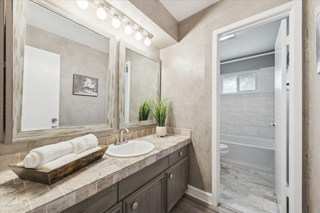 403 Colonial Drive, Friendswood, TX 77546