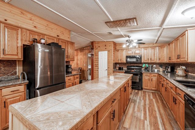 684 E Nix Rd Road, Rockport, AR 72104