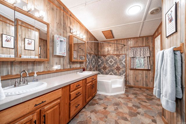 684 E Nix Rd Road, Rockport, AR 72104