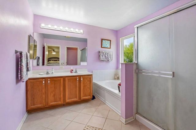 5645 Savoy Drive, Lake In The Hills, IL 60156