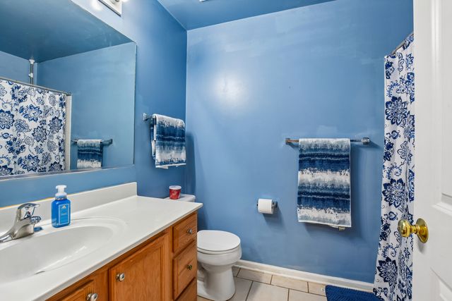 5645 Savoy Drive, Lake In The Hills, IL 60156