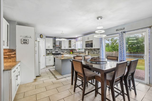 5645 Savoy Drive, Lake In The Hills, IL 60156
