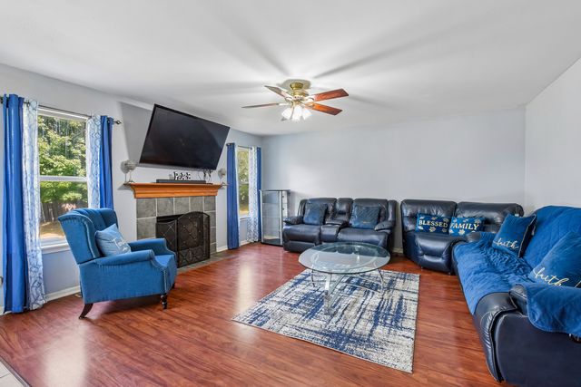 5645 Savoy Drive, Lake In The Hills, IL 60156