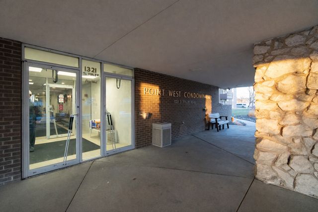 1321 S Finley Road 419, Lombard, IL 60148