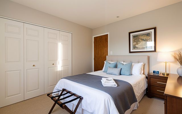 1321 S Finley Road 419, Lombard, IL 60148