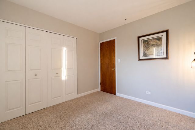 1321 S Finley Road 419, Lombard, IL 60148