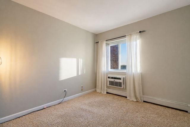 1321 S Finley Road 419, Lombard, IL 60148