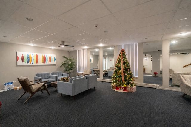 1321 S Finley Road 419, Lombard, IL 60148