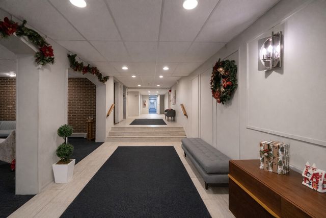 1321 S Finley Road 419, Lombard, IL 60148