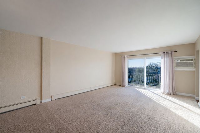 1321 S Finley Road 419, Lombard, IL 60148