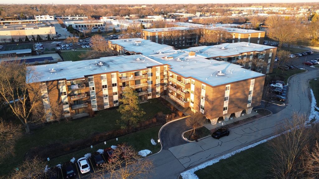 1321 S Finley Road 419, Lombard, IL 60148