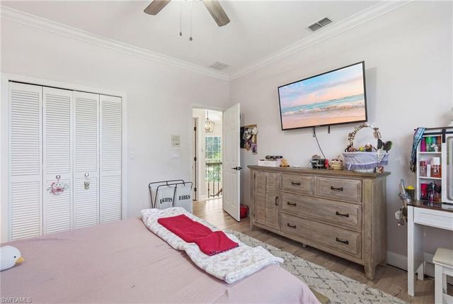 308 Wentworth CT, Naples, FL 34104