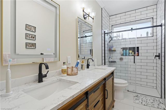 308 Wentworth CT, Naples, FL 34104