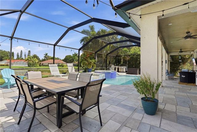 308 Wentworth CT, Naples, FL 34104