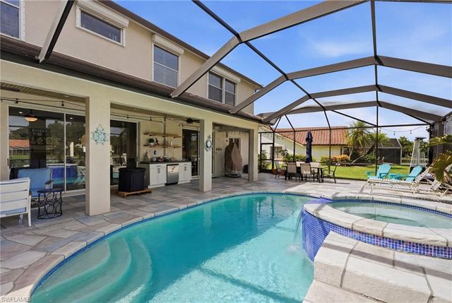 308 Wentworth CT, Naples, FL 34104
