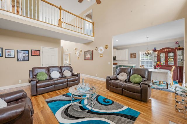 1329 Balson Dr, Murfreesboro, TN 37128