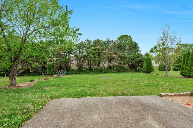 1329 Balson Dr, Murfreesboro, TN 37128