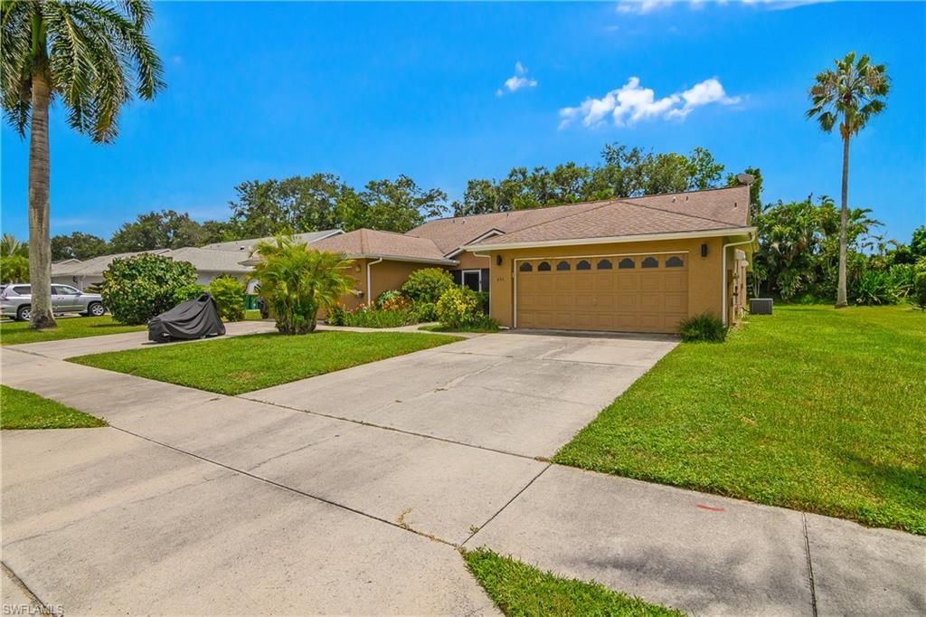 494 Saint Andrews BLVD 14, NAPLES, FL 34113 — photo 2