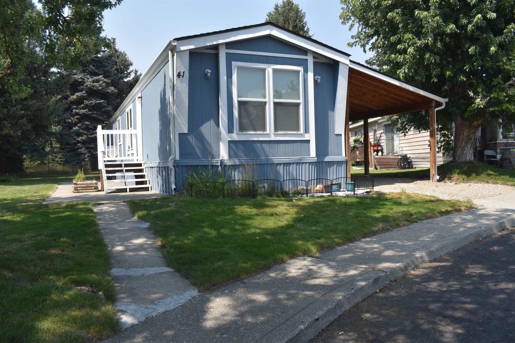 3110 E Chattaroy Rd, Chattaroy, WA 99003 photo 1