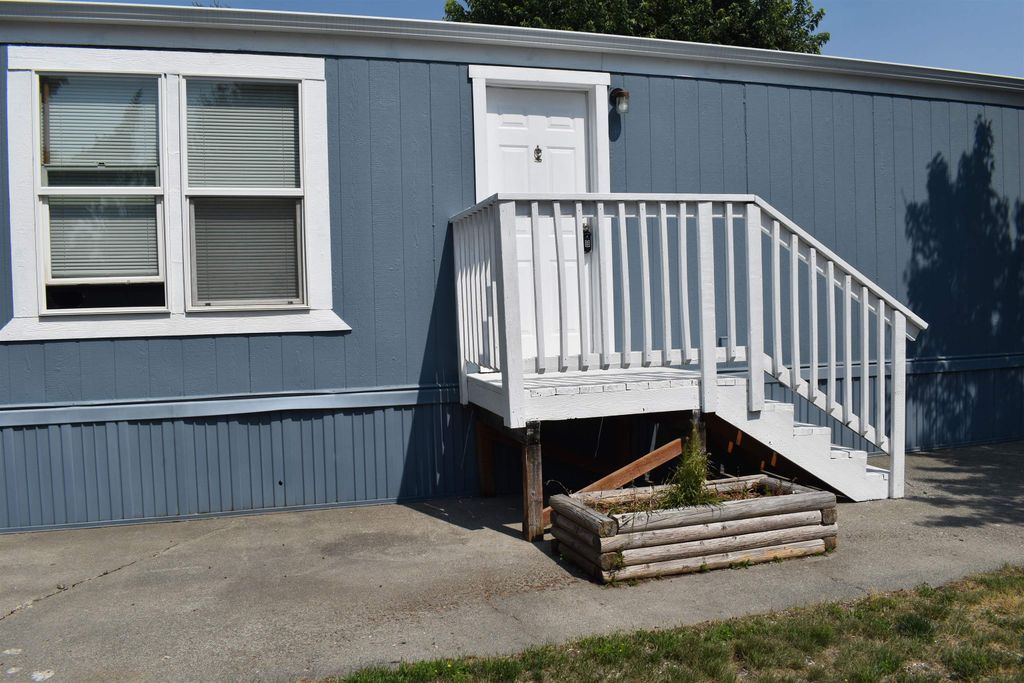 3110 E Chattaroy Rd, Chattaroy, WA 99003 photo 5