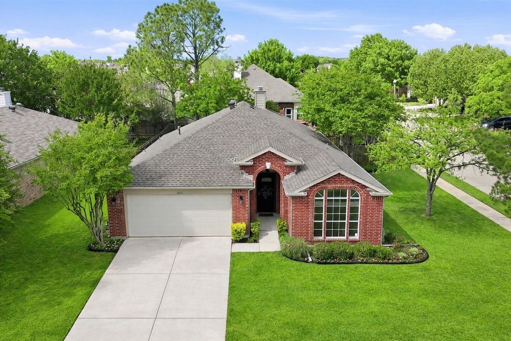 2521 Champlain Lane, Denton, TX 76210