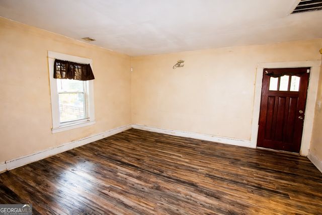 602 W Lake Avenue NW, Atlanta, GA 30318