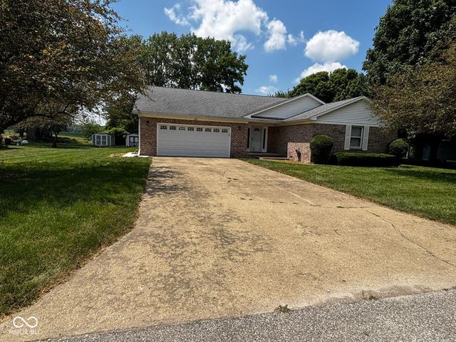 321 S Locust Drive, Morristown, IN 46161