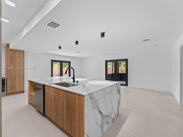 949 Lighthouse Dr, North Palm Beach, FL 33408