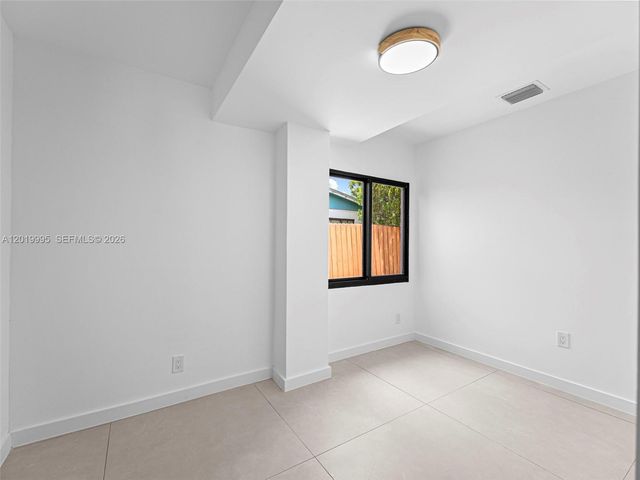 949 Lighthouse Dr, North Palm Beach, FL 33408
