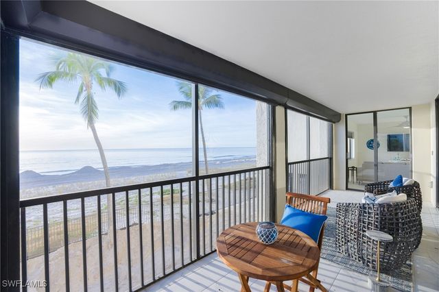 9715 Gulf Shore DR 103, Naples, FL 34108