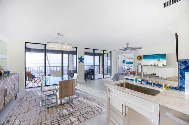 9715 Gulf Shore DR 103, Naples, FL 34108